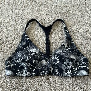 Lululemon bra *Limited style